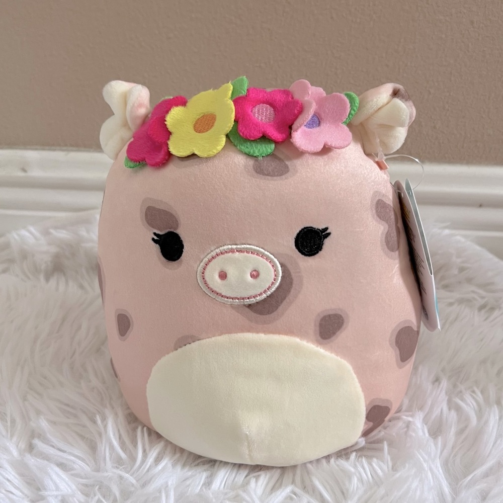 Squishmallows NWT 7.5” Aquitaine the Pig Squishmallow